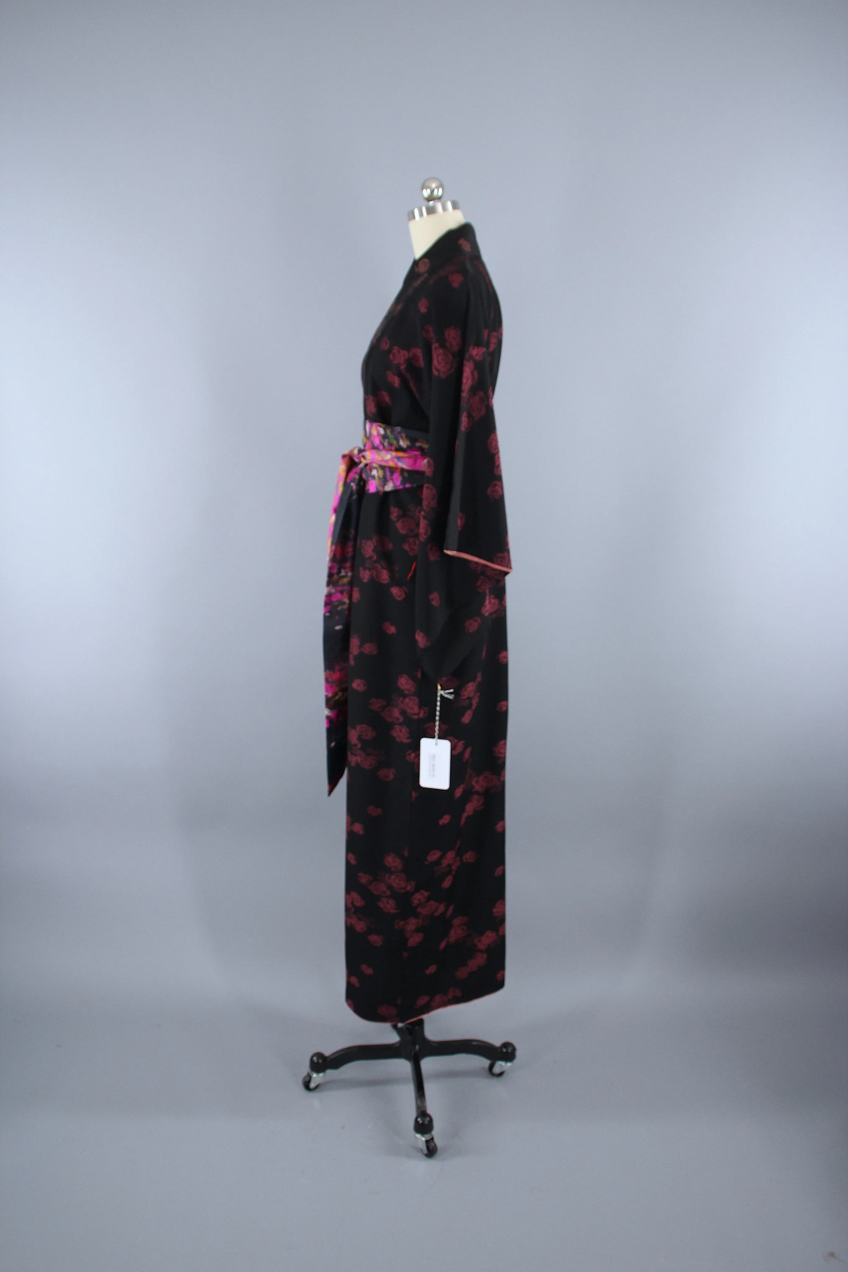 1940s Vintage Silk Kimono Robe / Black Omeshi Rose Floral