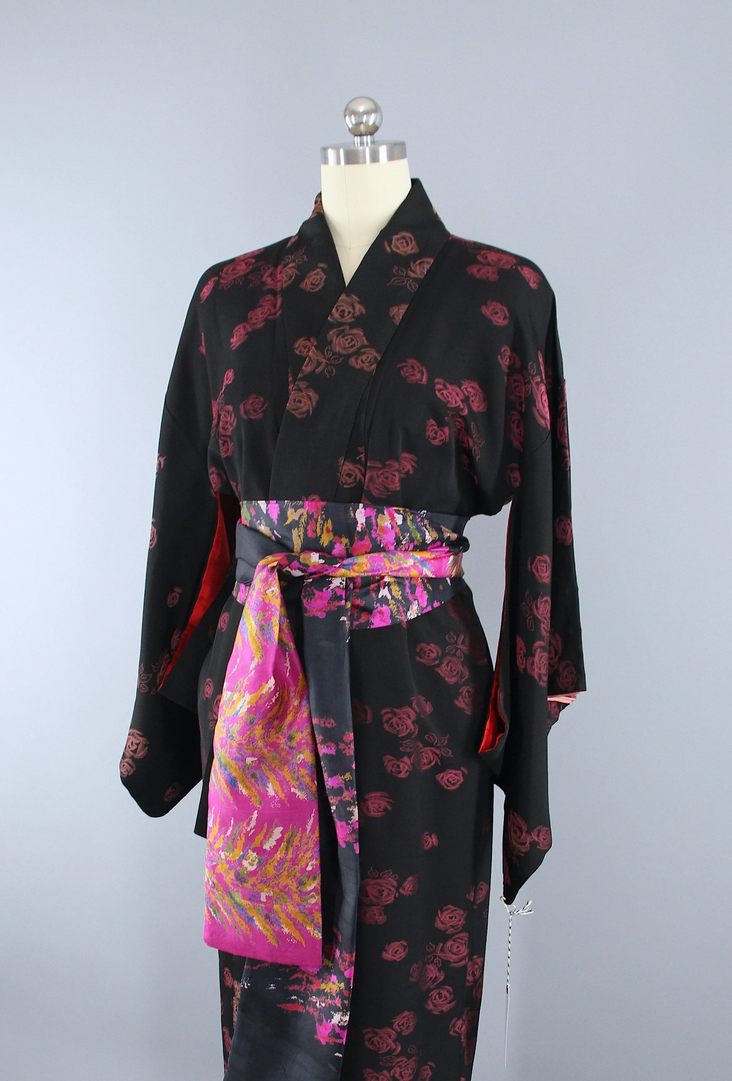 1940s Vintage Silk Kimono Robe / Black Omeshi Rose Floral